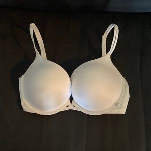 Victoria’s Secret White Very Sexy Push-up Bra